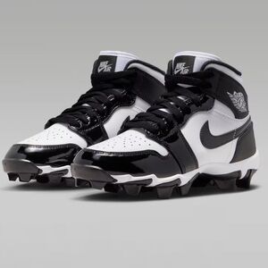 NEW! Jordan 1 Mid/Big Kids' Cleats